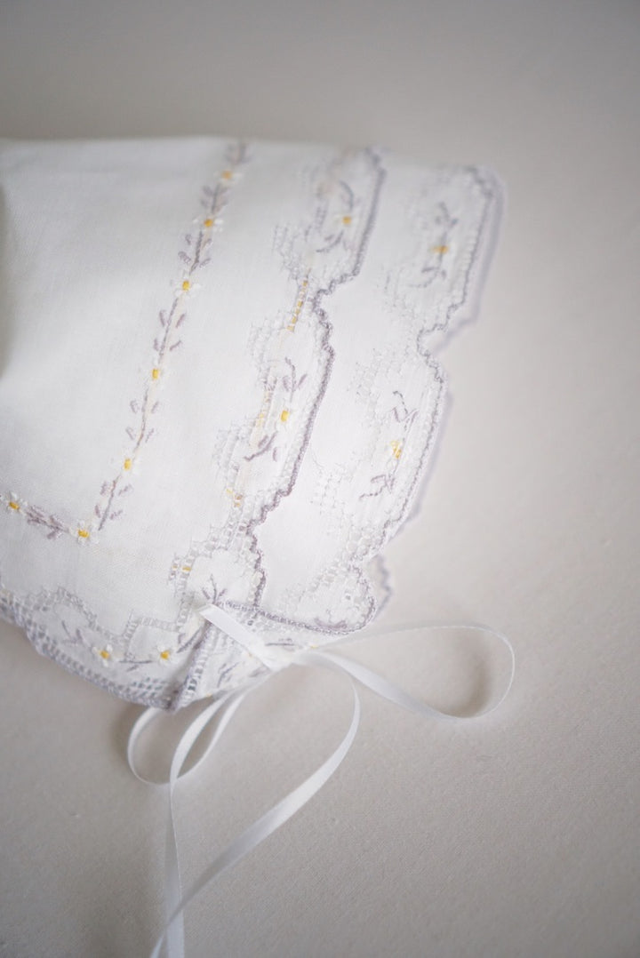 Iris Bonnet